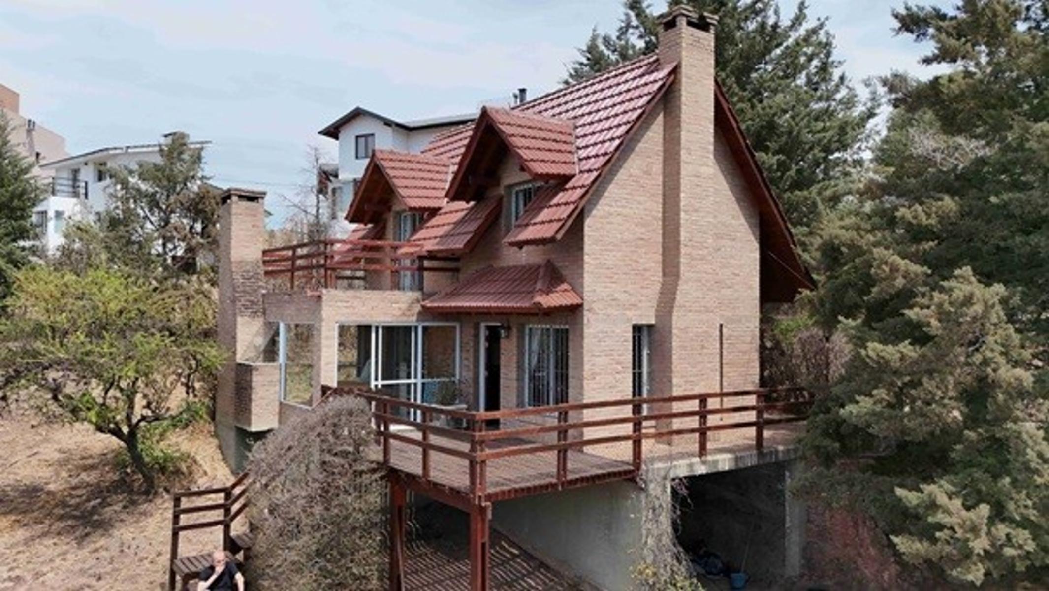 MUY LINDA CASA EN VENTA EN VILLA CARLOS PAZ, Barrio Residencial Villa del Lago. Con hermosa Pileta y Vista Panorámica. Apta para Crédito Bancario. — foto 14