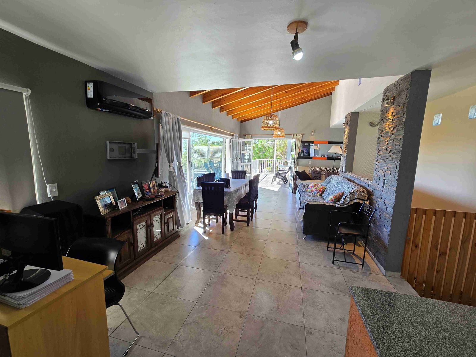 BELLA CASA EN VENTA EN VILLA CARLOS PAZ, CON PILETA, Bº Villa del Lago, Residencial — foto 4