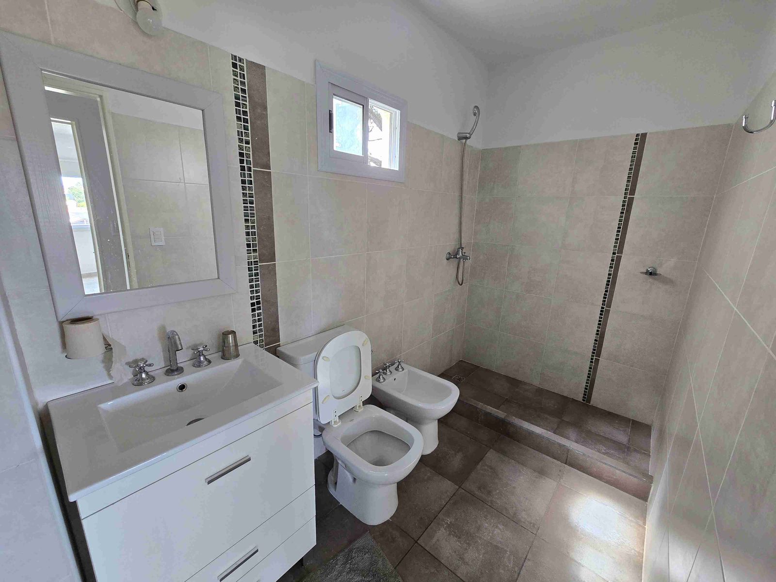 ¡BELLA OPORTUNIDAD Departamento en venta en Villa CarlosPaz,EDIFICIOFINCAS DEL LAGO 2. frente — foto 6