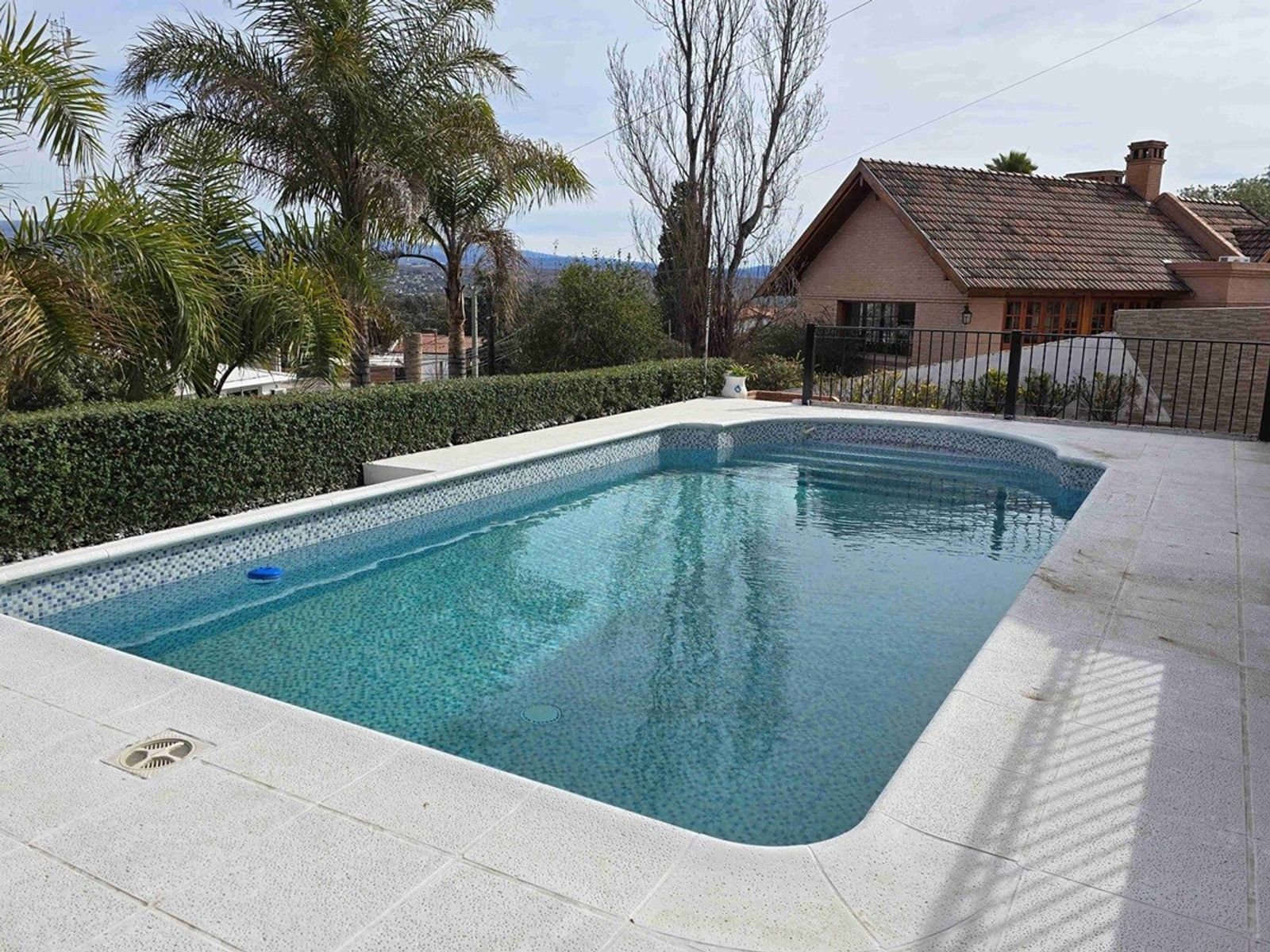 EXCELENTE CASA EN VENTA EN VILLA CARLOS PAZ, BARRIO COSTA AZUL, 4Dormitorios, Vista Panorámica — foto 4