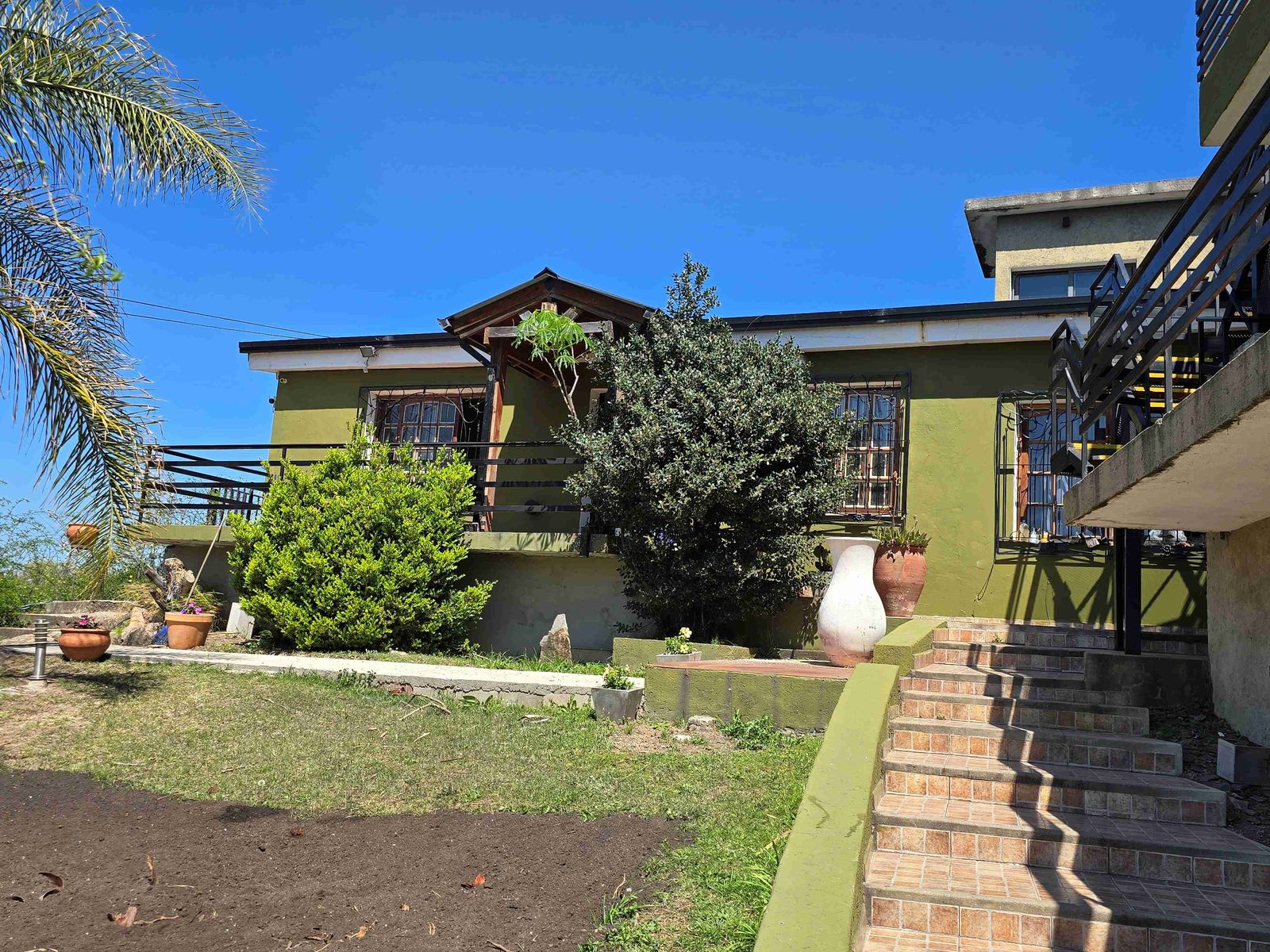 DEPARTAMENTO EN ALQUILER ANUAL - B° LA QUINTA - 1