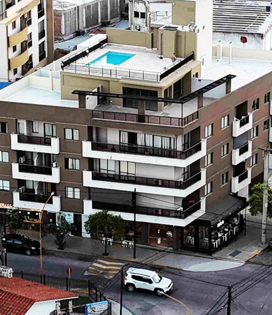 EXCELENTE DEPARTAMENTO EN VENTA EN CARLOS PAZ, 2DORMITORIOS,FRENTECONBALCÓN A LA CALLE + Patio