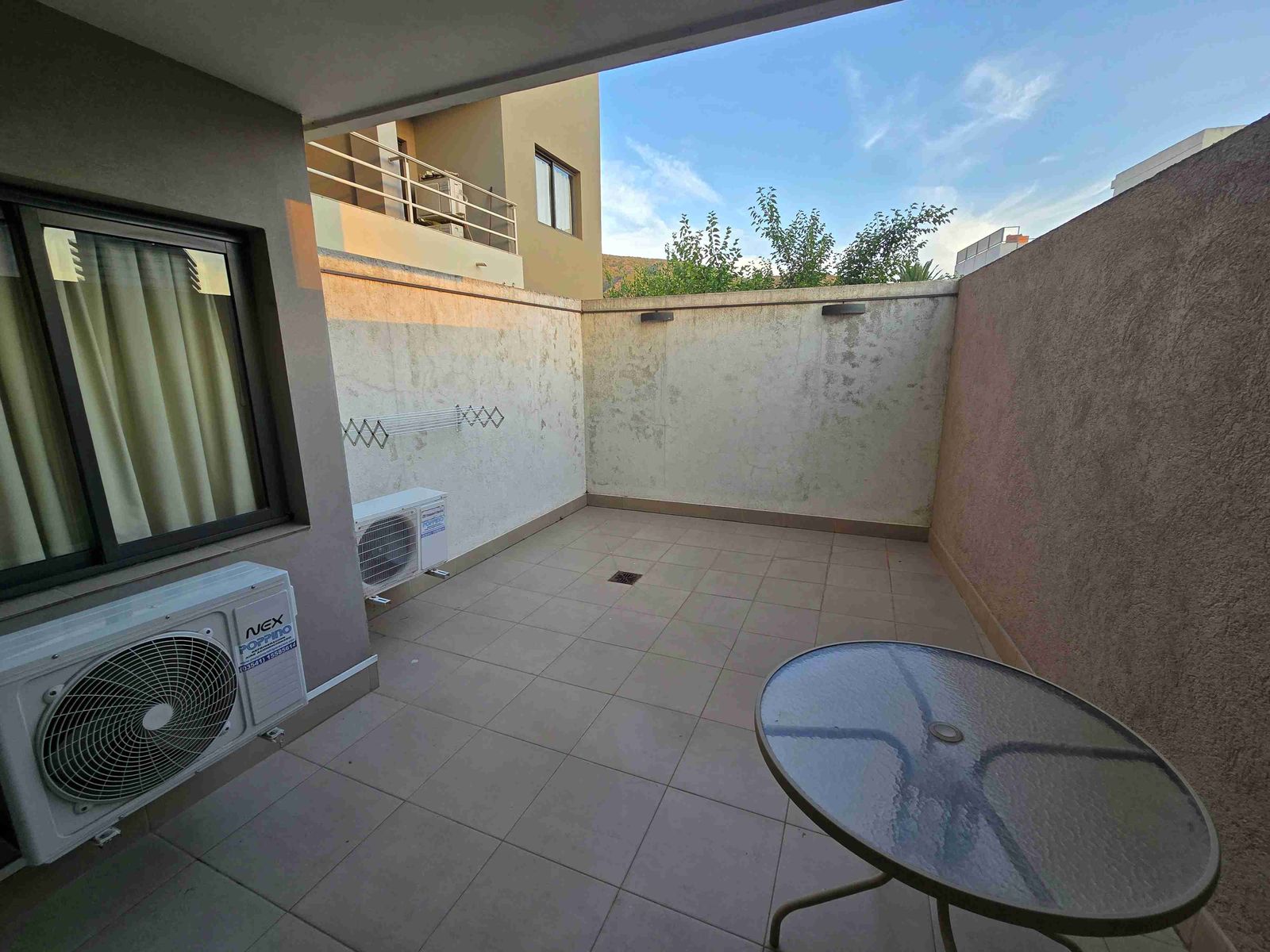 EXCELENTE DEPARTAMENTO EN VENTA EN CARLOS PAZ, 2DORMITORIOS,FRENTECONBALCÓN A LA CALLE + Patio — foto 13