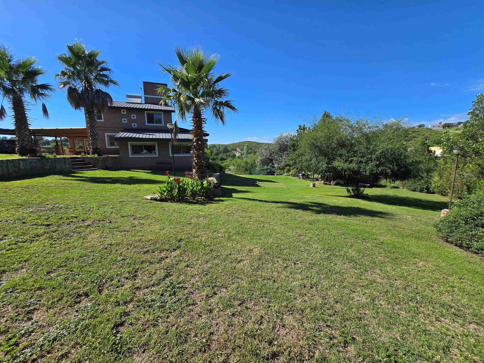 BELLÍSIMA CASA EN VENTA EN ESTANCIA VIEJA, A 2 CUADRAS DEL RIO BALNEARIO, UN LUGAR DE SIERRAS Y RIO — foto 4