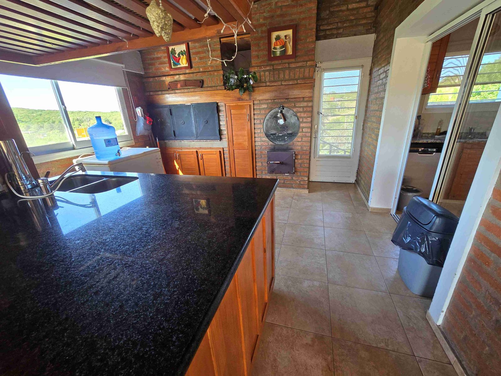 BELLÍSIMA CASA EN VENTA EN ESTANCIA VIEJA, A 2 CUADRAS DEL RIO BALNEARIO, UN LUGAR DE SIERRAS Y RIO — foto 11