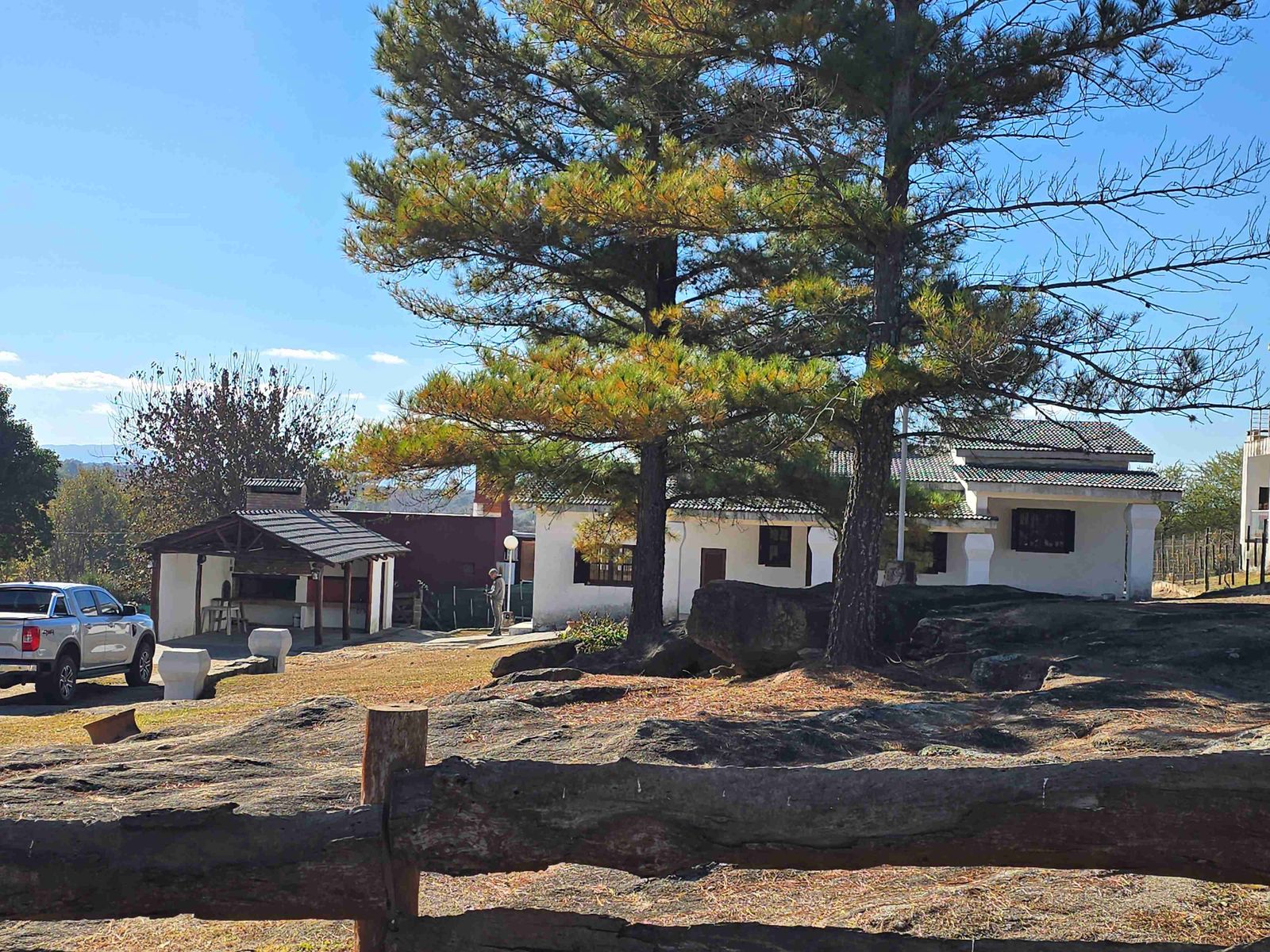 MUY LINDA CASA EN VENTA EN LA LOCALIDAD DE CABALANGO, CON 2.100 Mt2 de Terreno. Bello Entorno. Vivirla todo el año - 1