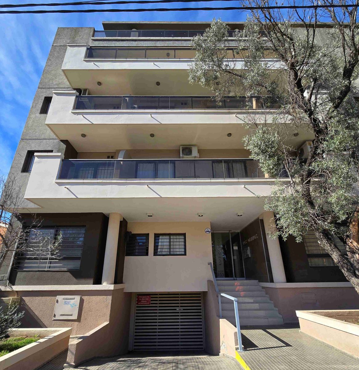 LINDO DEPARTAMENTO EN ALQUILER PERMANENTE EN CARLOS PAZ, 1 DORM. AMOBLADO. EDIFICIO LOS OLIVOS 1 - 2