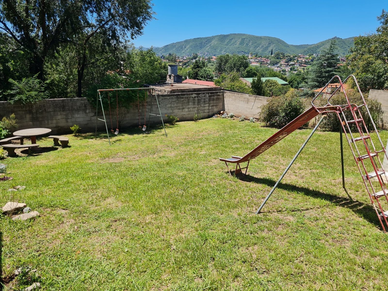 MUY LINDA CASA EN VENTA EN CARLOS PAZ, BARRIO RESIDENCIAL LAS ENSENADAS, CON GAS NATURAL Digna de ver. - 14