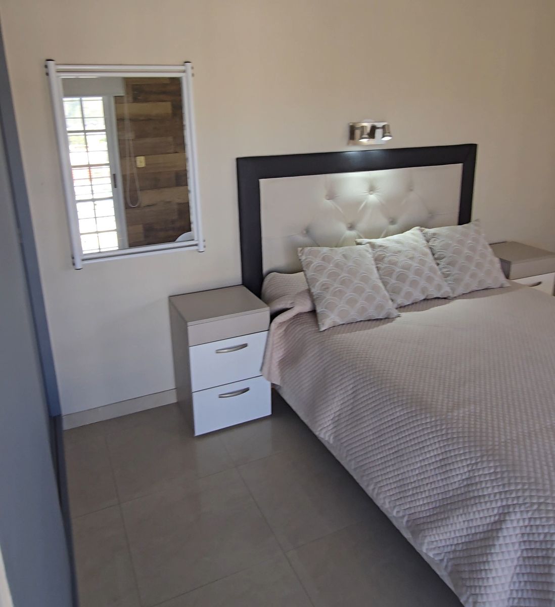 MUY LINDA CASA EN VENTA EN CARLOS PAZ, BARRIO RESIDENCIAL LAS ENSENADAS, CON GAS NATURAL Digna de ver. - 15