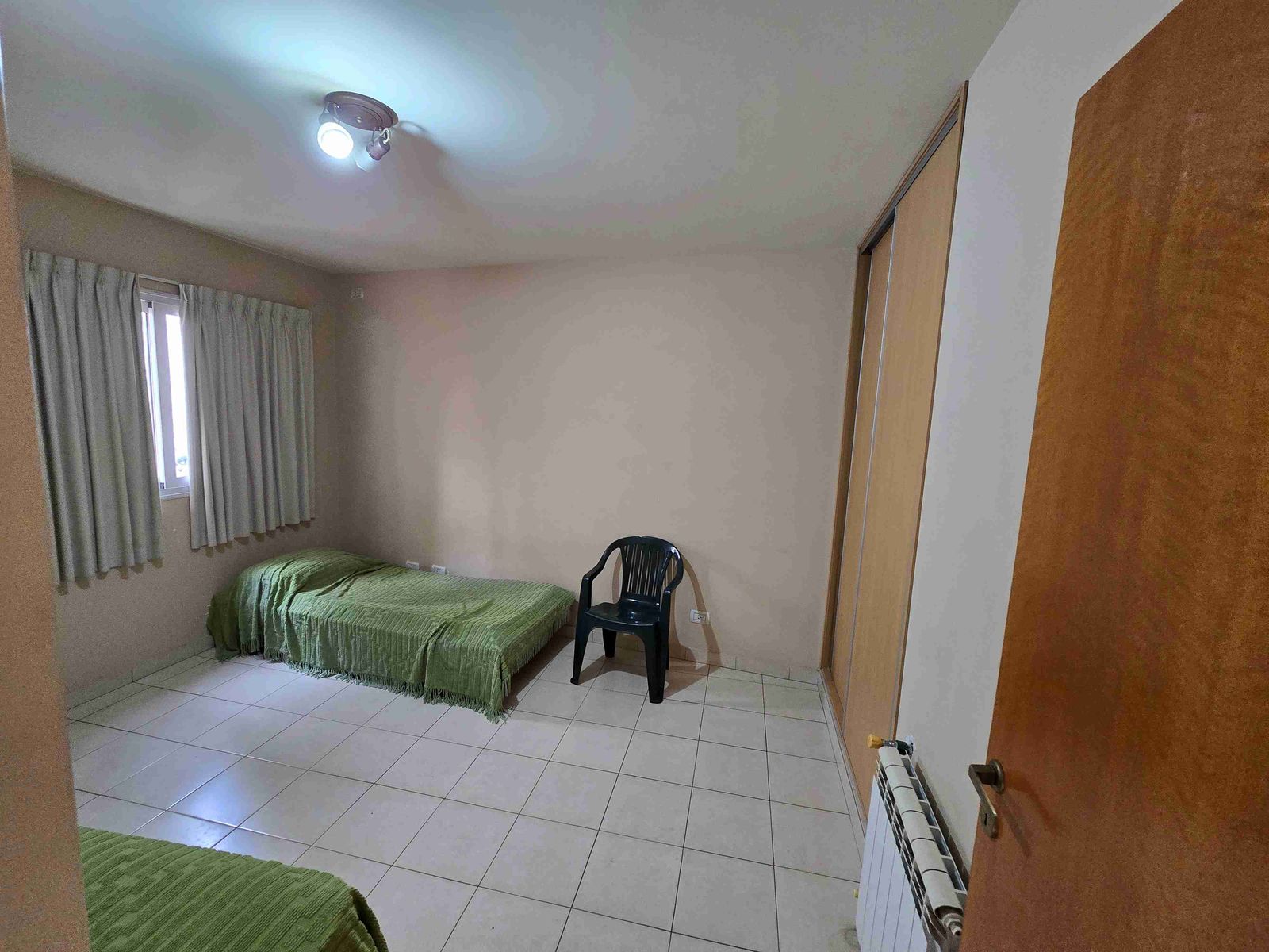 MUY LINDO DEPARTAMENTO de 2 dormitorios, EN VILLA CARLOS PAZ, ALQUILER PERMANENTE A 2 AÑOS, EN COMPLEJO CON PILETA, QUINCHO ASADOR, Gas Natural. Calefacción central - 12
