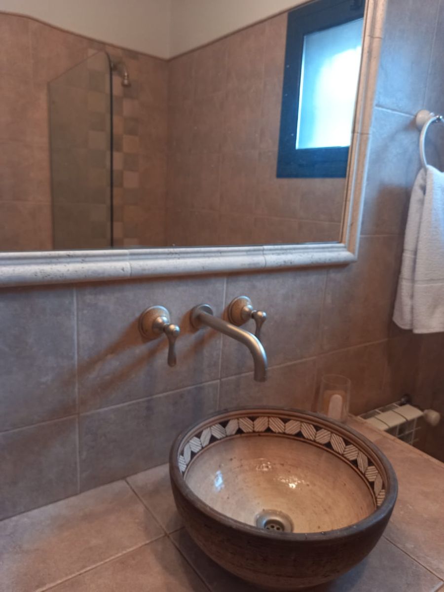 MUY LINDA CASA EN VENTA EN MAYU SUMAJ, DE EXCELENTE CALIDAD & DISEÑO, DISTANTE 50 Mts del RÍO BALNEARIO. - 28