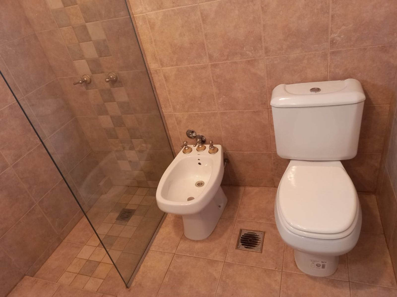 MUY LINDA CASA EN VENTA EN MAYU SUMAJ, DE EXCELENTE CALIDAD & DISEÑO, DISTANTE 50 Mts del RÍO BALNEARIO. - 29