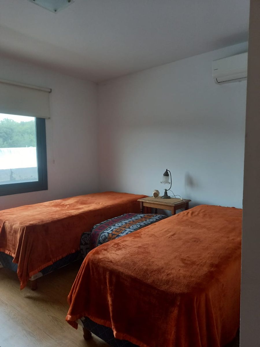 MUY LINDA CASA EN VENTA EN MAYU SUMAJ, DE EXCELENTE CALIDAD & DISEÑO, DISTANTE 50 Mts del RÍO BALNEARIO. - 35