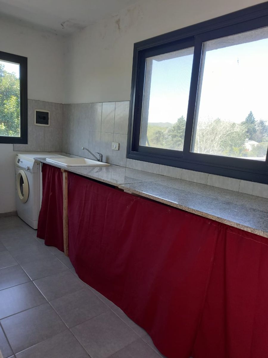 MUY LINDA CASA EN VENTA EN MAYU SUMAJ, DE EXCELENTE CALIDAD & DISEÑO, DISTANTE 50 Mts del RÍO BALNEARIO. - 36