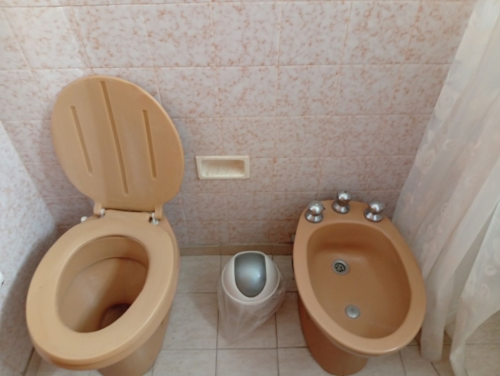 LINDA CASA EN VILLA CARLOS PAZ, ALQUILER PERMANENTE A 2 AÑOS, BARRIO LAS ENSENADAS, GAS NATURAL - 9