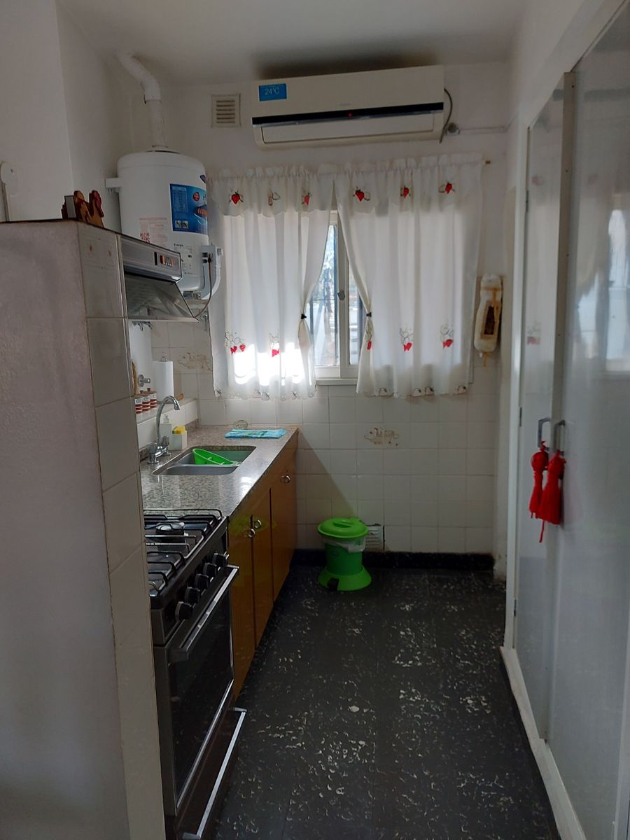 VENTA DE CASA EN CARLOS PAZ, CON 4 DEPARTAMENTOS Y LOCAL COMERCIAL SOBRE AV. ESTRADA. Estratégica Ubicación - 7