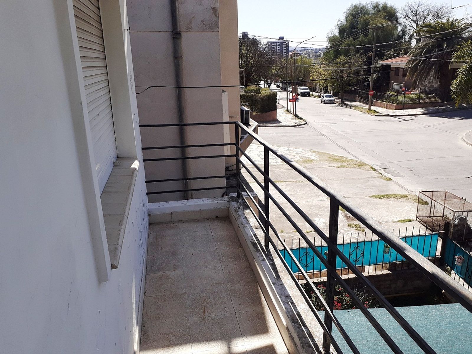 VENTA DE CASA EN CARLOS PAZ, CON 4 DEPARTAMENTOS Y LOCAL COMERCIAL SOBRE AV. ESTRADA. Estratégica Ubicación - 29