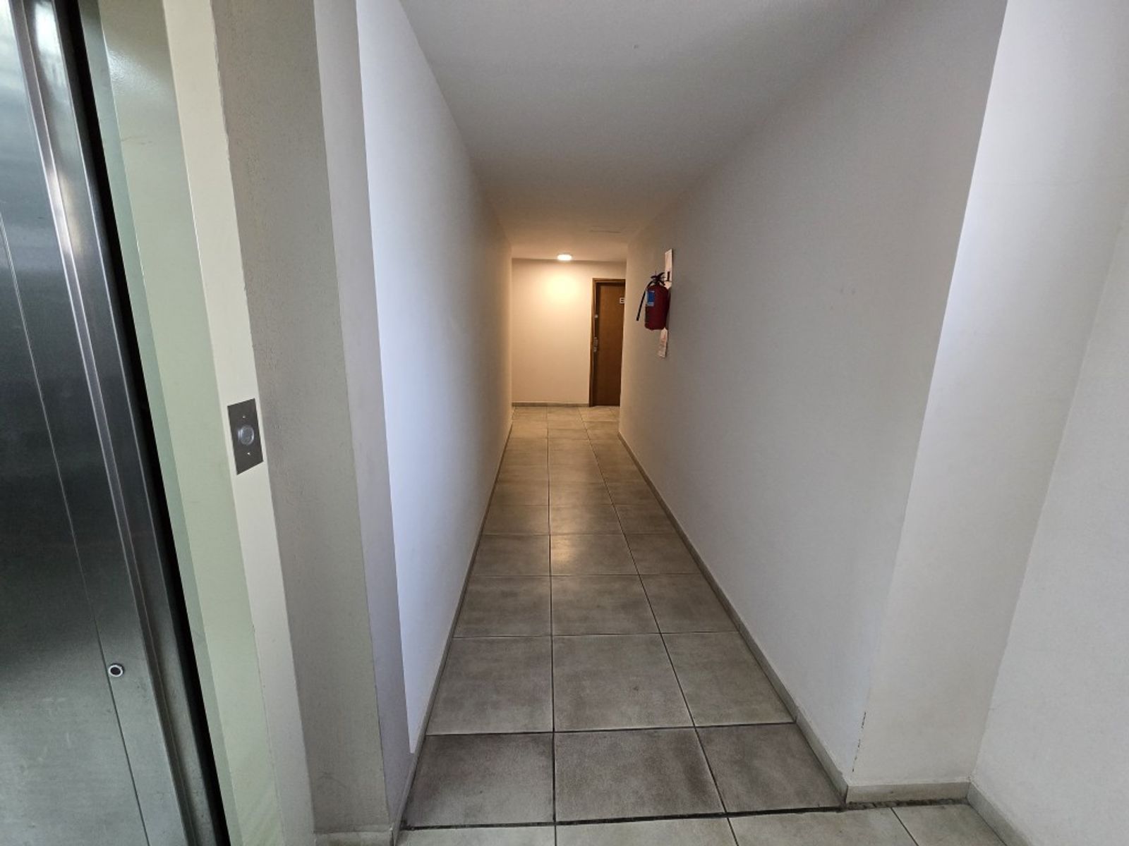 EXCELENTE DEPARTAMENTO EN VENTA EN CARLOS PAZ, 2 DORMITORIOS CON COCHERA, EDIFICIO TATIANA, EXCELENTE UBICACIÓN, Todos los Servicios. - 20
