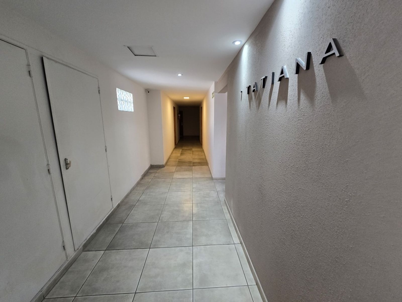 EXCELENTE DEPARTAMENTO EN VENTA EN CARLOS PAZ, 2 DORMITORIOS CON COCHERA, EDIFICIO TATIANA, EXCELENTE UBICACIÓN, Todos los Servicios. - 21