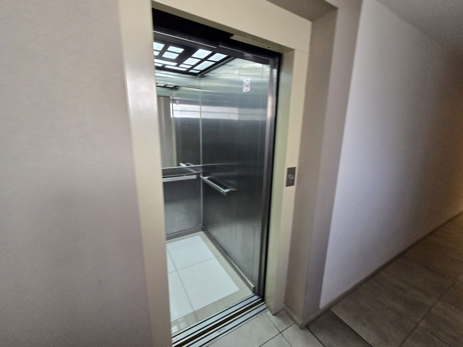 EXCELENTE DEPARTAMENTO EN VENTA EN CARLOS PAZ, 2 DORMITORIOS CON COCHERA, EDIFICIO TATIANA, EXCELENTE UBICACIÓN, Todos los Servicios. - 22