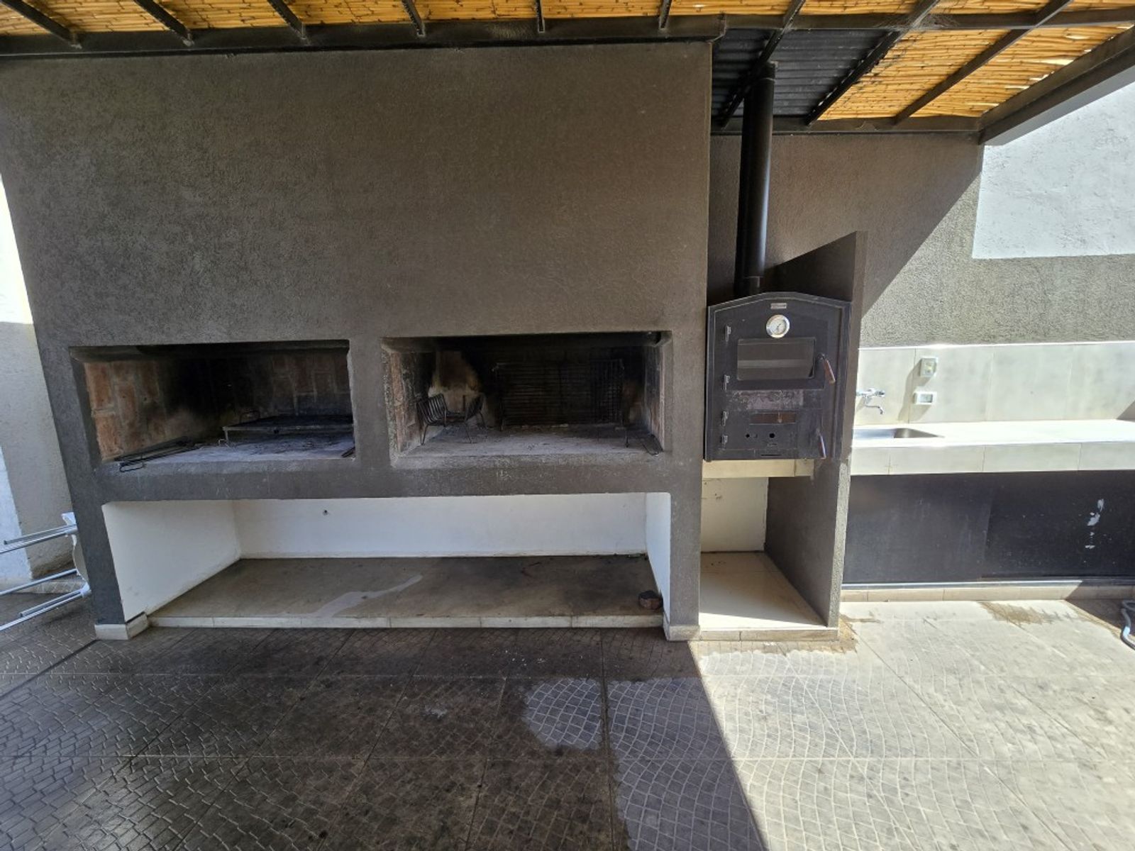 EXCELENTE DEPARTAMENTO EN VENTA EN CARLOS PAZ, 2 DORMITORIOS CON COCHERA, EDIFICIO TATIANA, EXCELENTE UBICACIÓN, Todos los Servicios. - 25