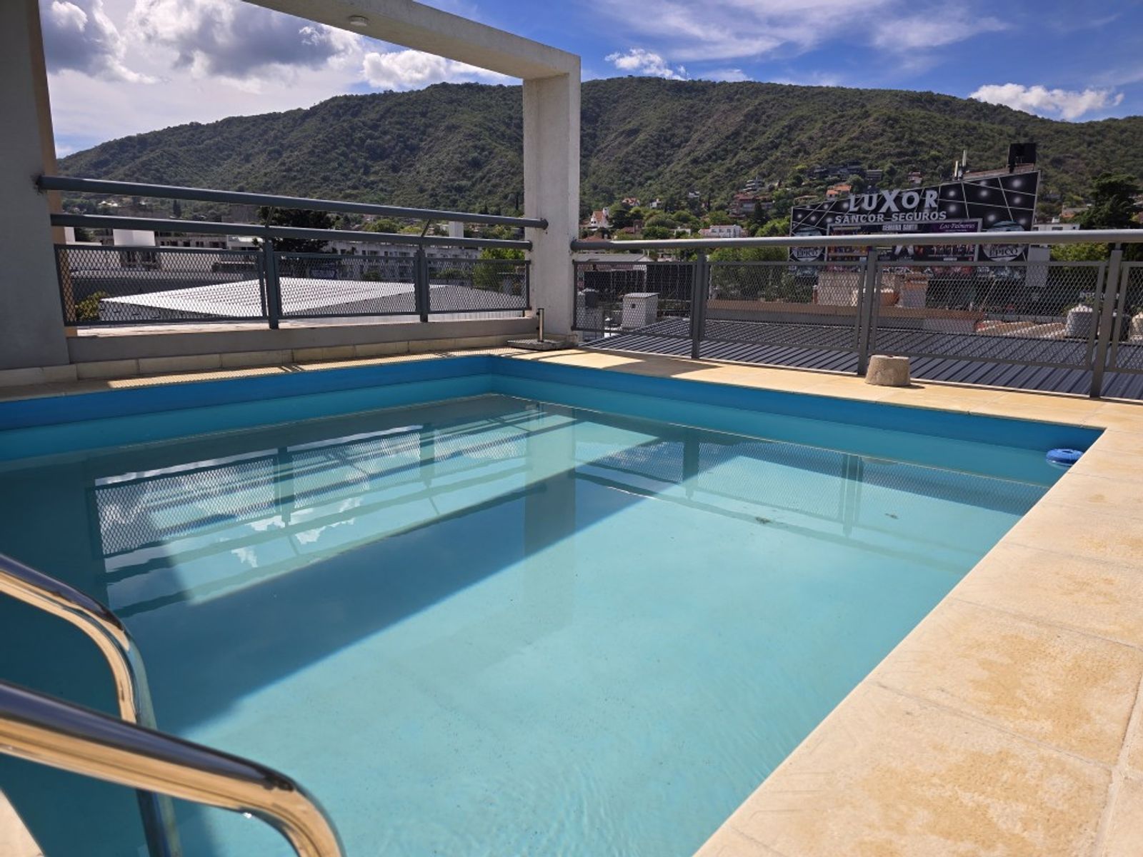 EXCELENTE DEPARTAMENTO EN VENTA EN CARLOS PAZ, 2 DORMITORIOS CON COCHERA, EDIFICIO TATIANA, EXCELENTE UBICACIÓN, Todos los Servicios. - 32