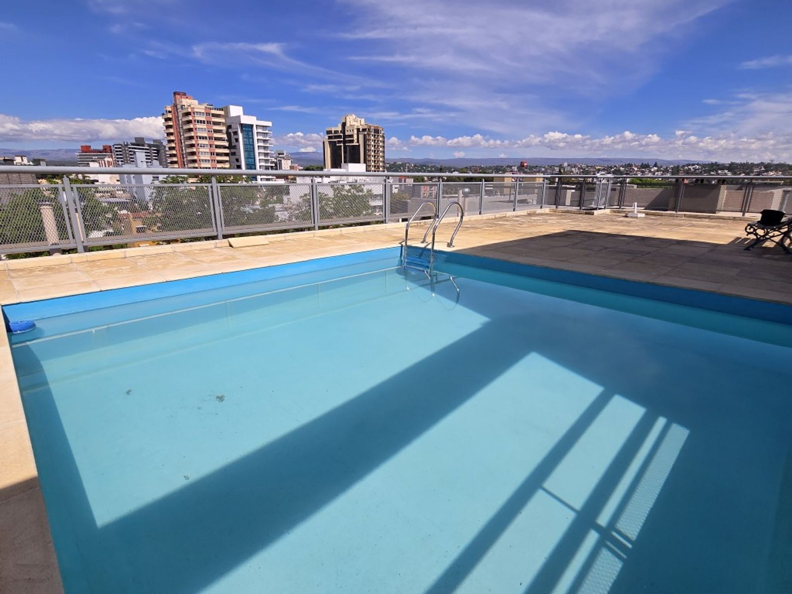 EXCELENTE DEPARTAMENTO EN VENTA EN CARLOS PAZ, 2 DORMITORIOS CON COCHERA, EDIFICIO TATIANA, EXCELENTE UBICACIÓN, Todos los Servicios. - 35