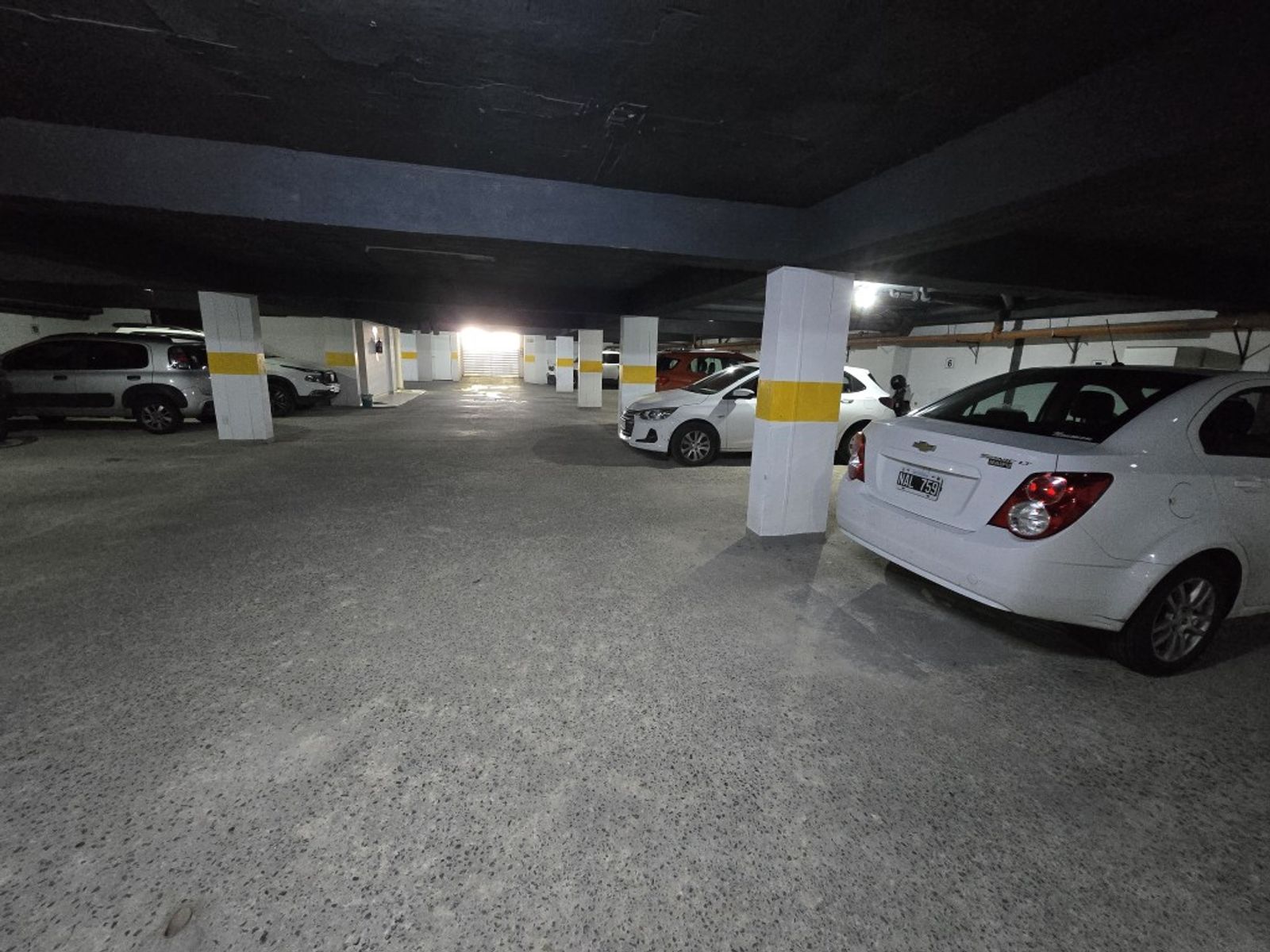 EXCELENTE DEPARTAMENTO EN VENTA EN CARLOS PAZ, 2 DORMITORIOS CON COCHERA, EDIFICIO TATIANA, EXCELENTE UBICACIÓN, Todos los Servicios. - 40