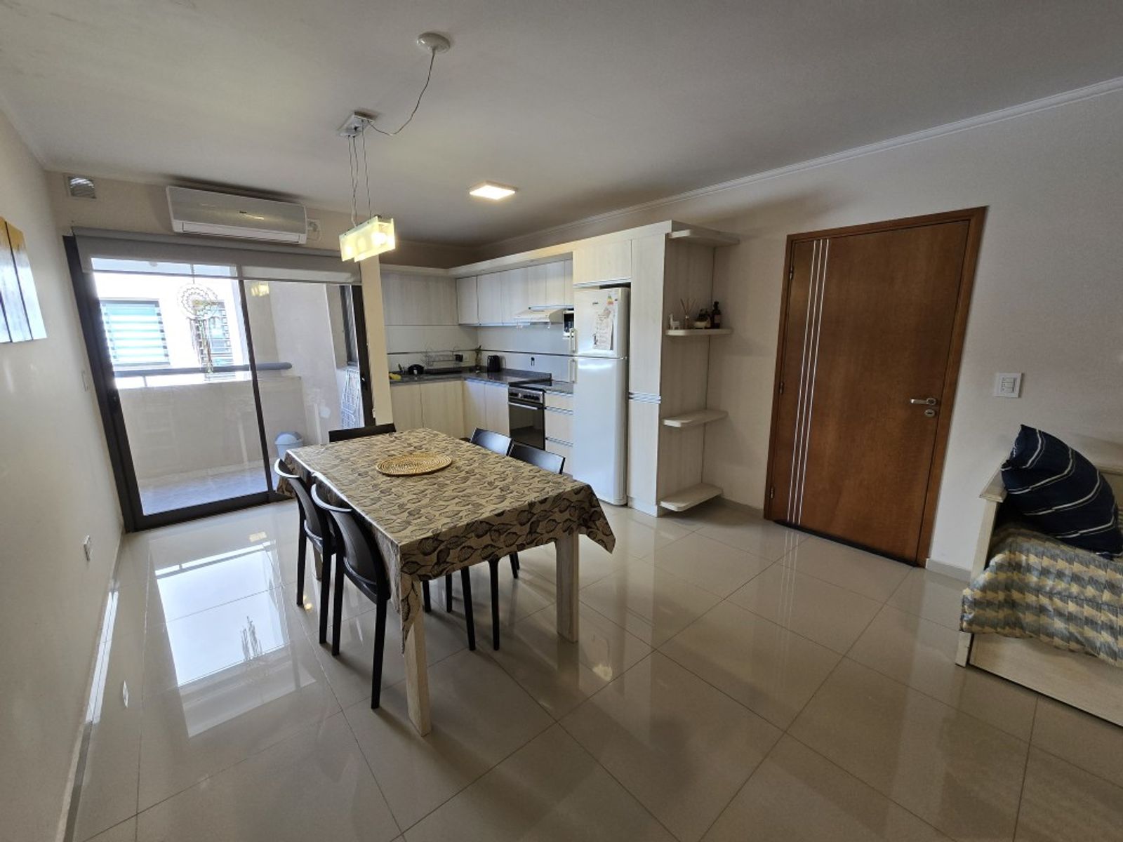 EXCELENTE DEPARTAMENTO EN VENTA EN CARLOS PAZ, 2 DORMITORIOS CON COCHERA, EDIFICIO TATIANA, EXCELENTE UBICACIÓN, Todos los Servicios. - 44