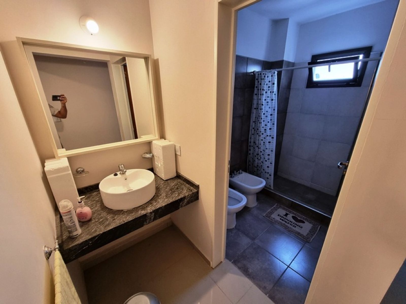 EXCELENTE DEPARTAMENTO EN VENTA EN CARLOS PAZ, 2 DORMITORIOS CON COCHERA, EDIFICIO TATIANA, EXCELENTE UBICACIÓN, Todos los Servicios. - 52