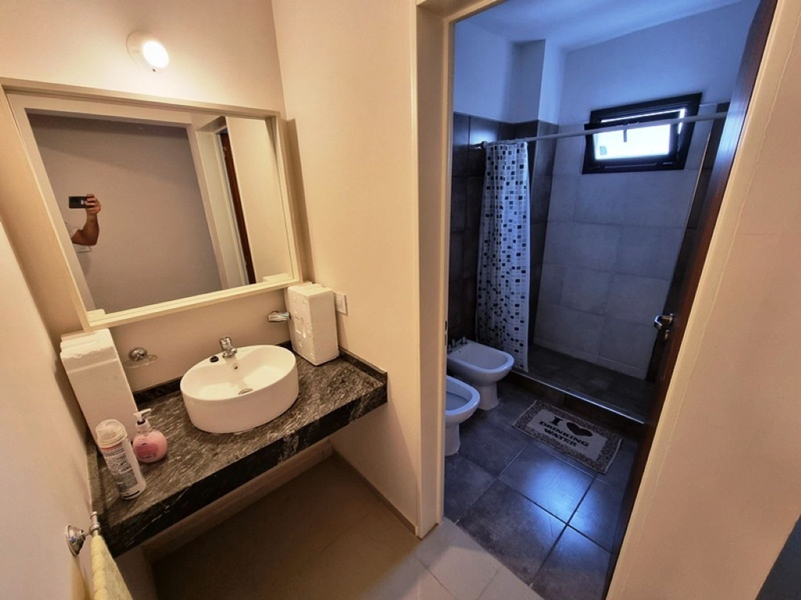 EXCELENTE DEPARTAMENTO EN VENTA EN CARLOS PAZ, 2 DORMITORIOS CON COCHERA, EDIFICIO TATIANA, EXCELENTE UBICACIÓN, Todos los Servicios. - 53