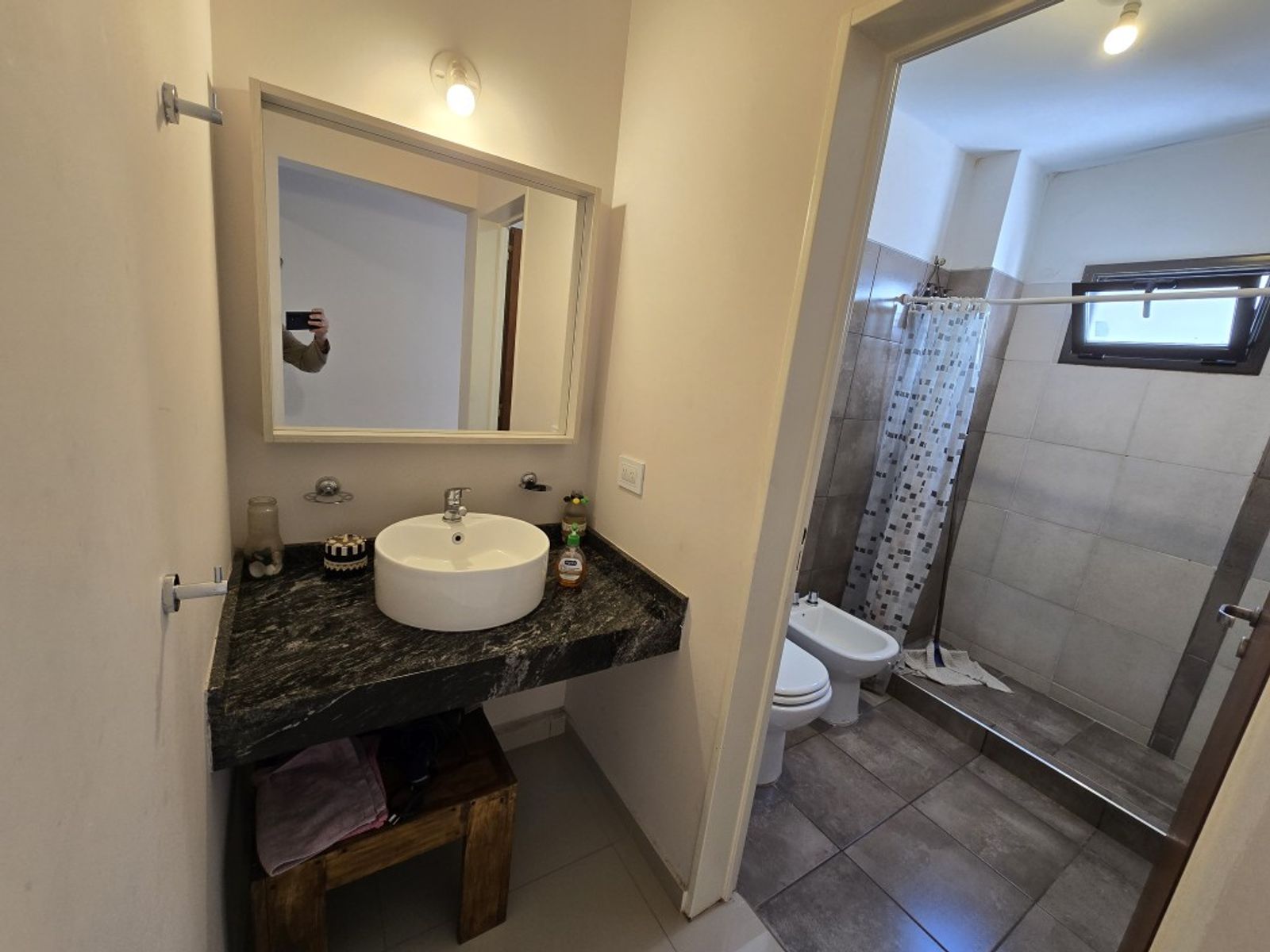 EXCELENTE DEPARTAMENTO EN VENTA EN CARLOS PAZ, 2 DORMITORIOS CON COCHERA, EDIFICIO TATIANA, EXCELENTE UBICACIÓN, Todos los Servicios. - 55