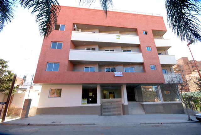DEPARTAMENTO CENTRICO EN CARLOS PAZ, CON PILETA, ALQUILER DE MARZO A DICIEMBRE