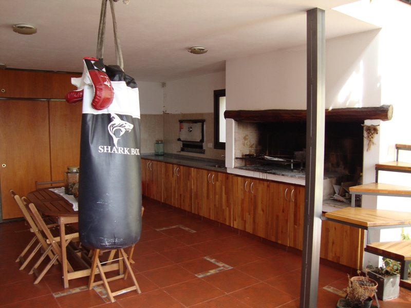 MUY LINDA CASA EN VENTA EN CARLOS PAZ, BARRIO LA CUESTA. Todos los Servicios. — foto 5
