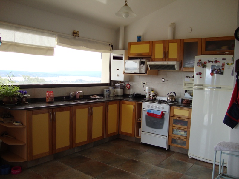 MUY LINDA CASA EN VENTA EN CARLOS PAZ, BARRIO LA CUESTA. Todos los Servicios. — foto 11