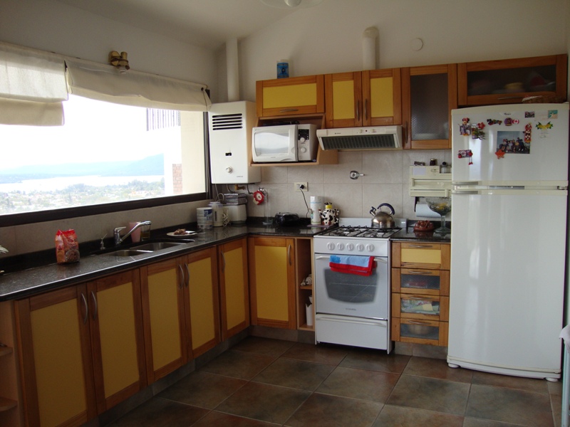 MUY LINDA CASA EN VENTA EN CARLOS PAZ, BARRIO LA CUESTA. Todos los Servicios. — foto 12