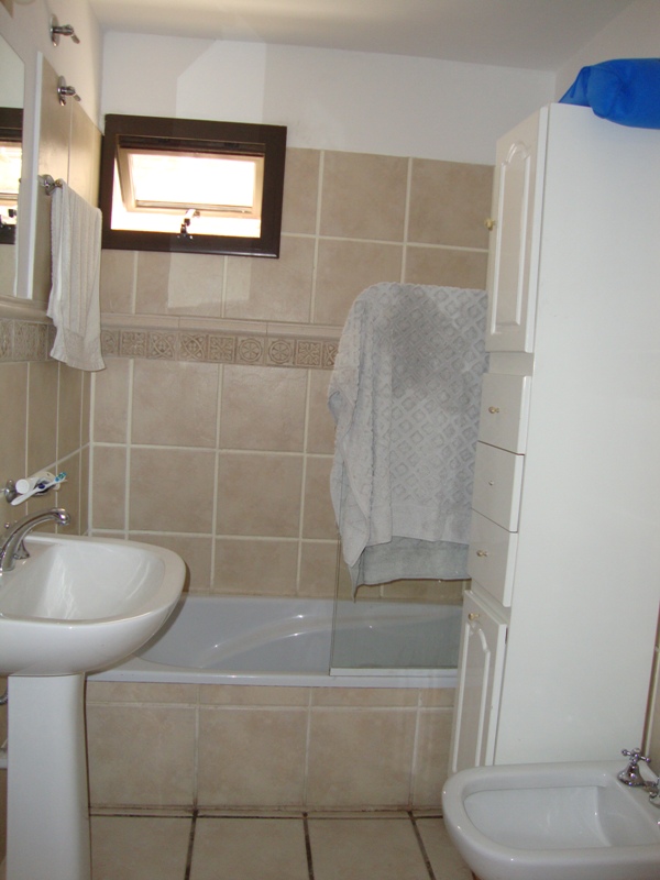 MUY LINDA CASA EN VENTA EN CARLOS PAZ, BARRIO LA CUESTA. Todos los Servicios. — foto 15