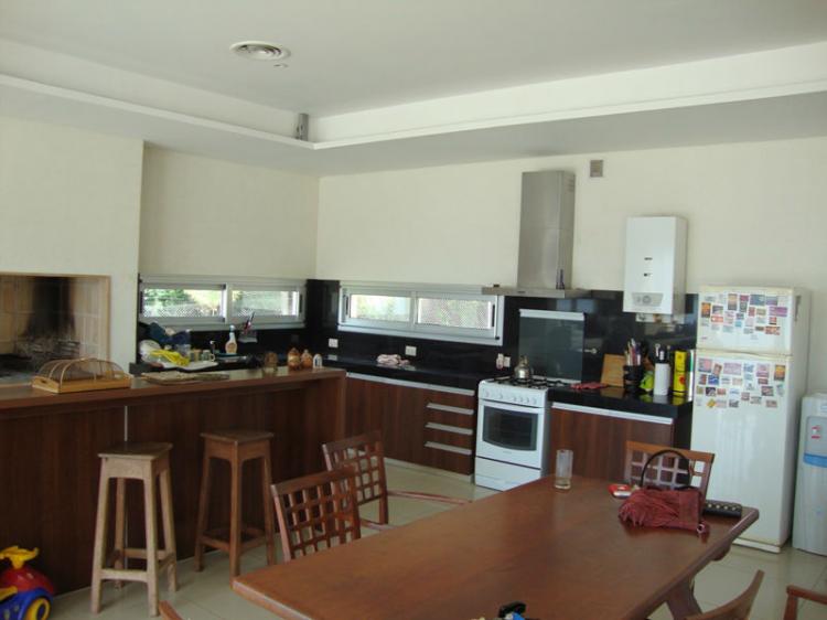 MAGNÍFICA CASA CON COSTA AL LAGO EN VILLA CARLOS PAZ, 45 mts de Costa Directa, Barrio Villa del Lago — foto 7