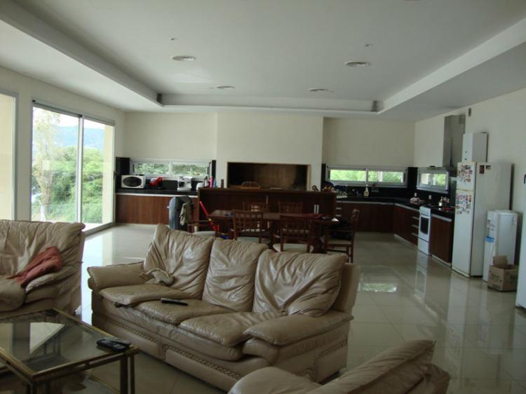 MAGNÍFICA CASA CON COSTA AL LAGO EN VILLA CARLOS PAZ, 45 mts de Costa Directa, Barrio Villa del Lago — foto 9