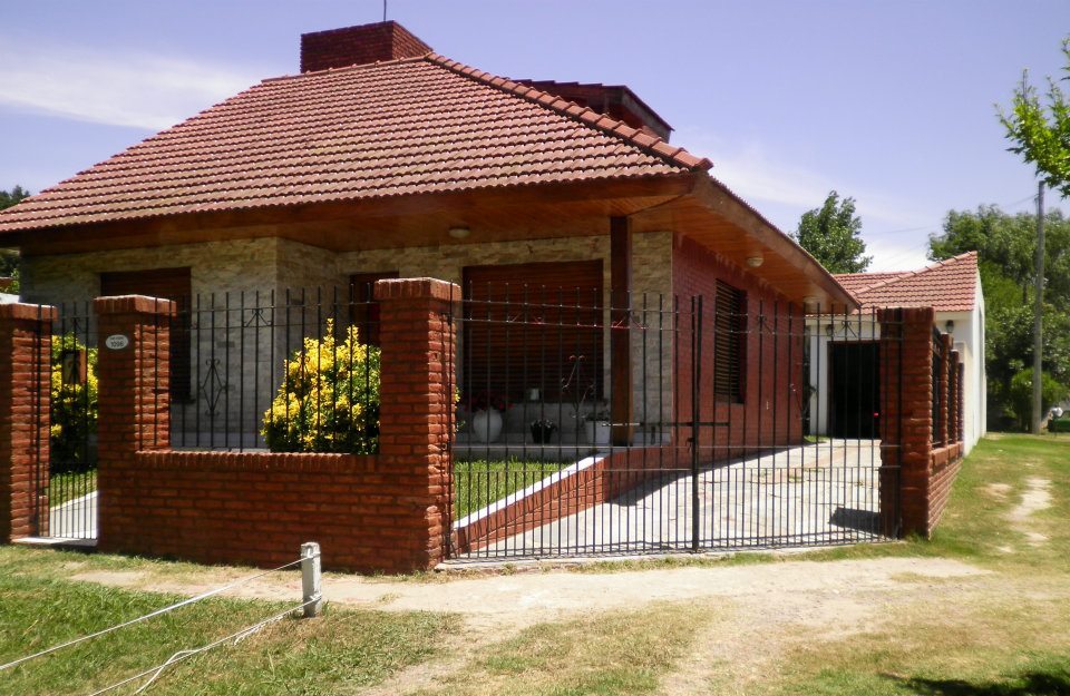 Chalet en venta en una planta, con lote lindero con pileta opcional, Escobar