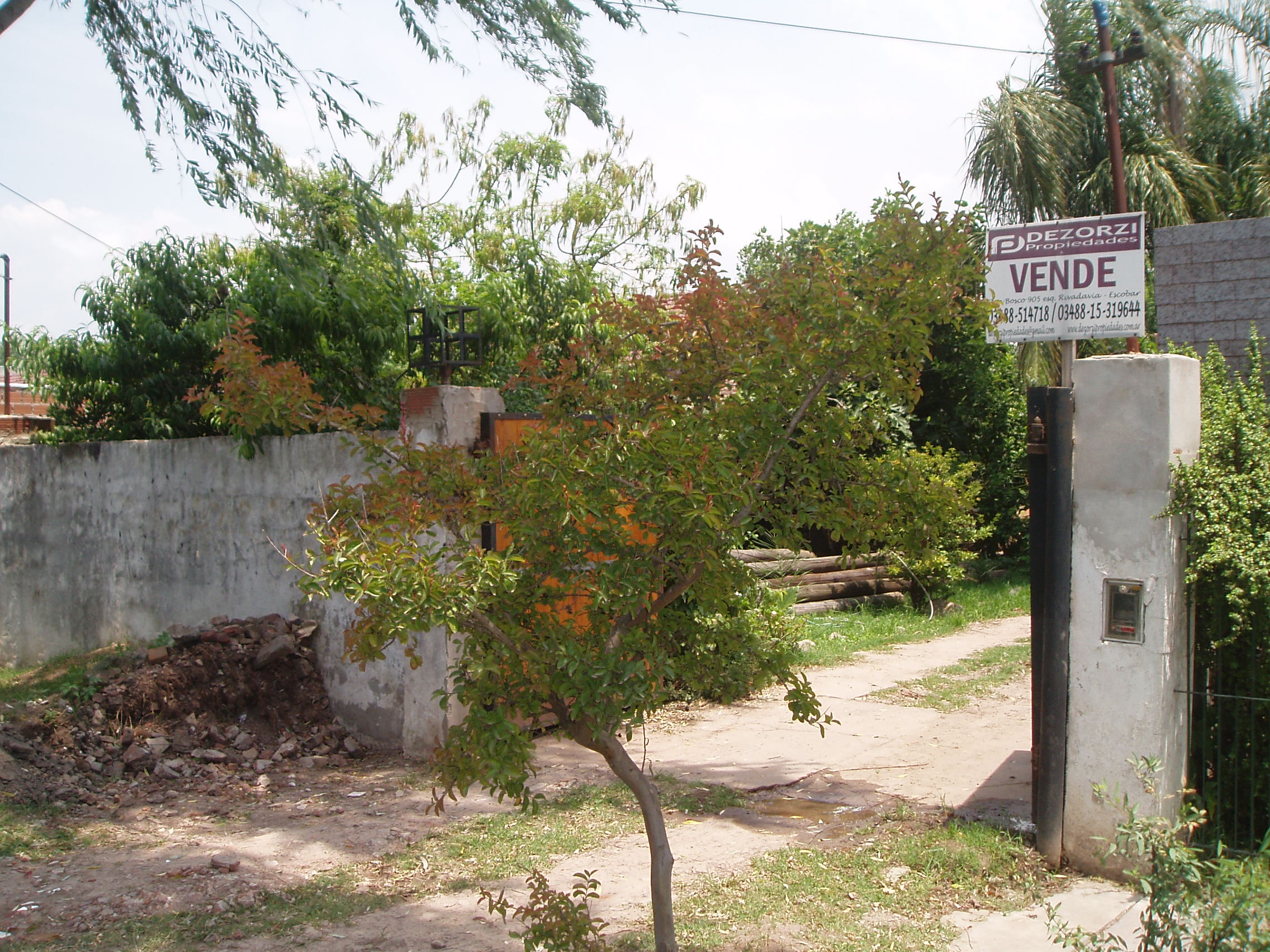 Casa en venta a refaccionar con dos departamentos, Barrio Stone, Escobar