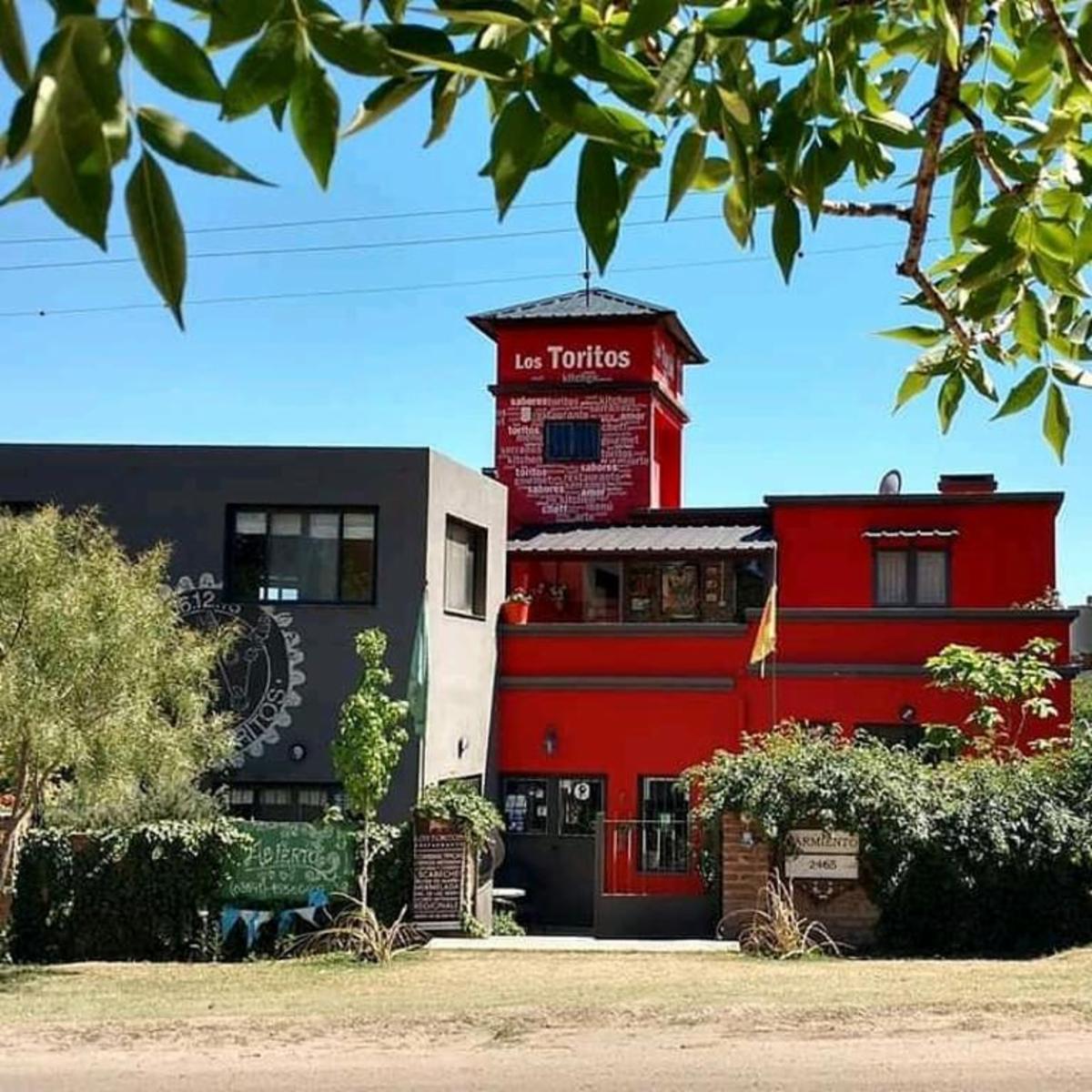 Comercio y Vivienda Familiar en Tanti - 1
