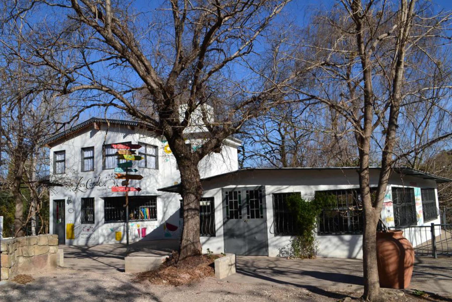 Comercio y Vivienda Familiar en Tanti - 1