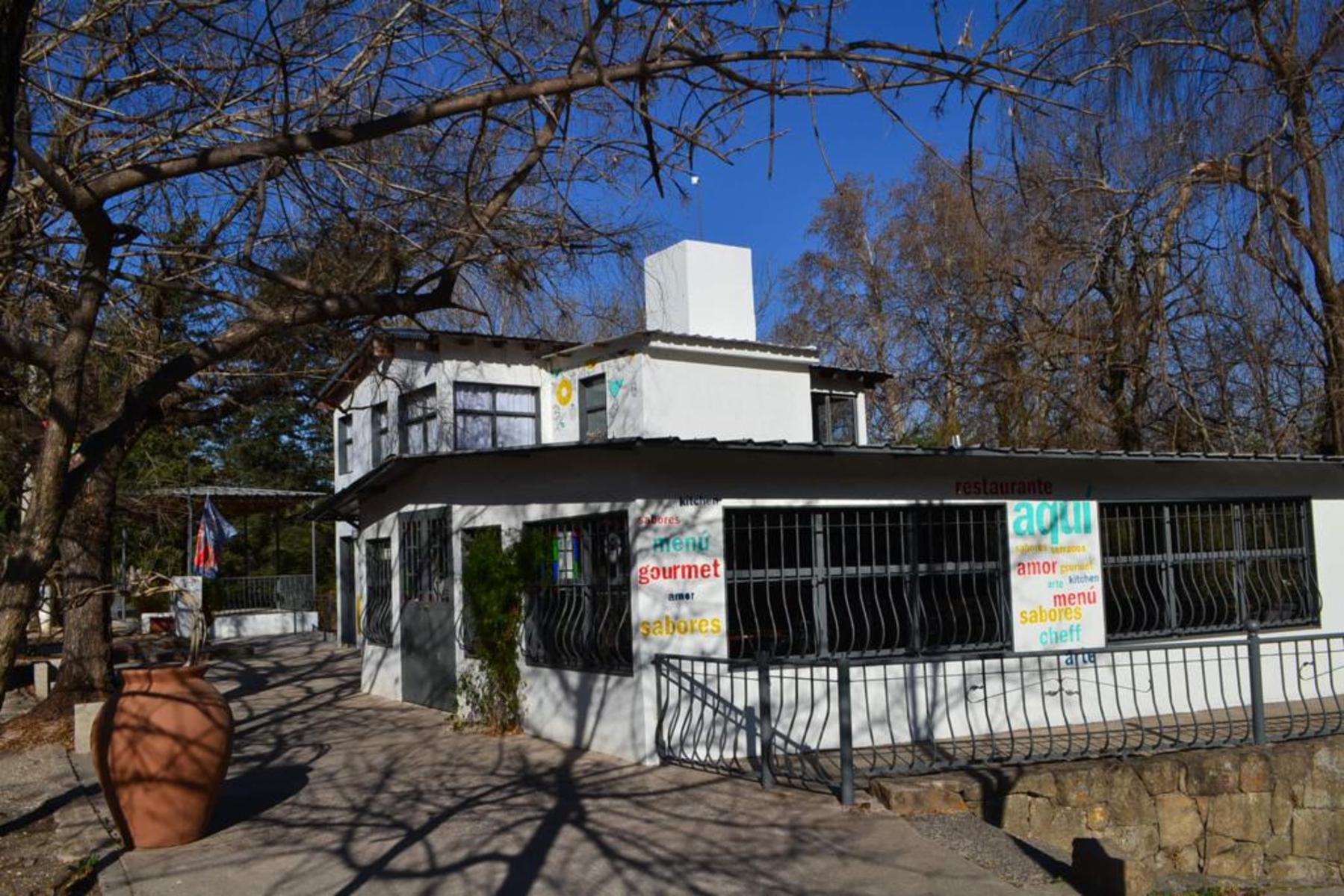 Comercio y Vivienda Familiar en Tanti - 2