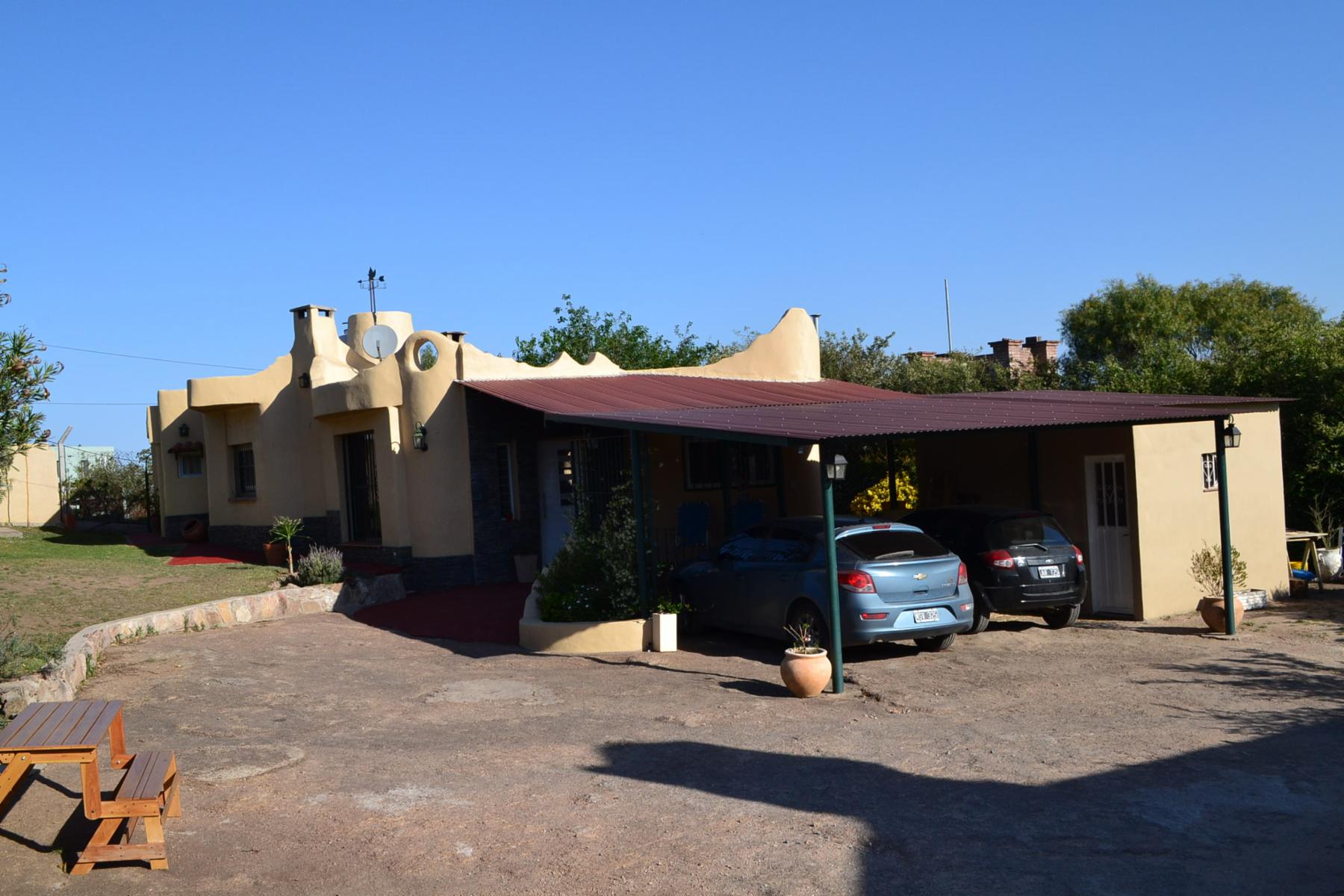 Casa en Tanti en barrio cerrado