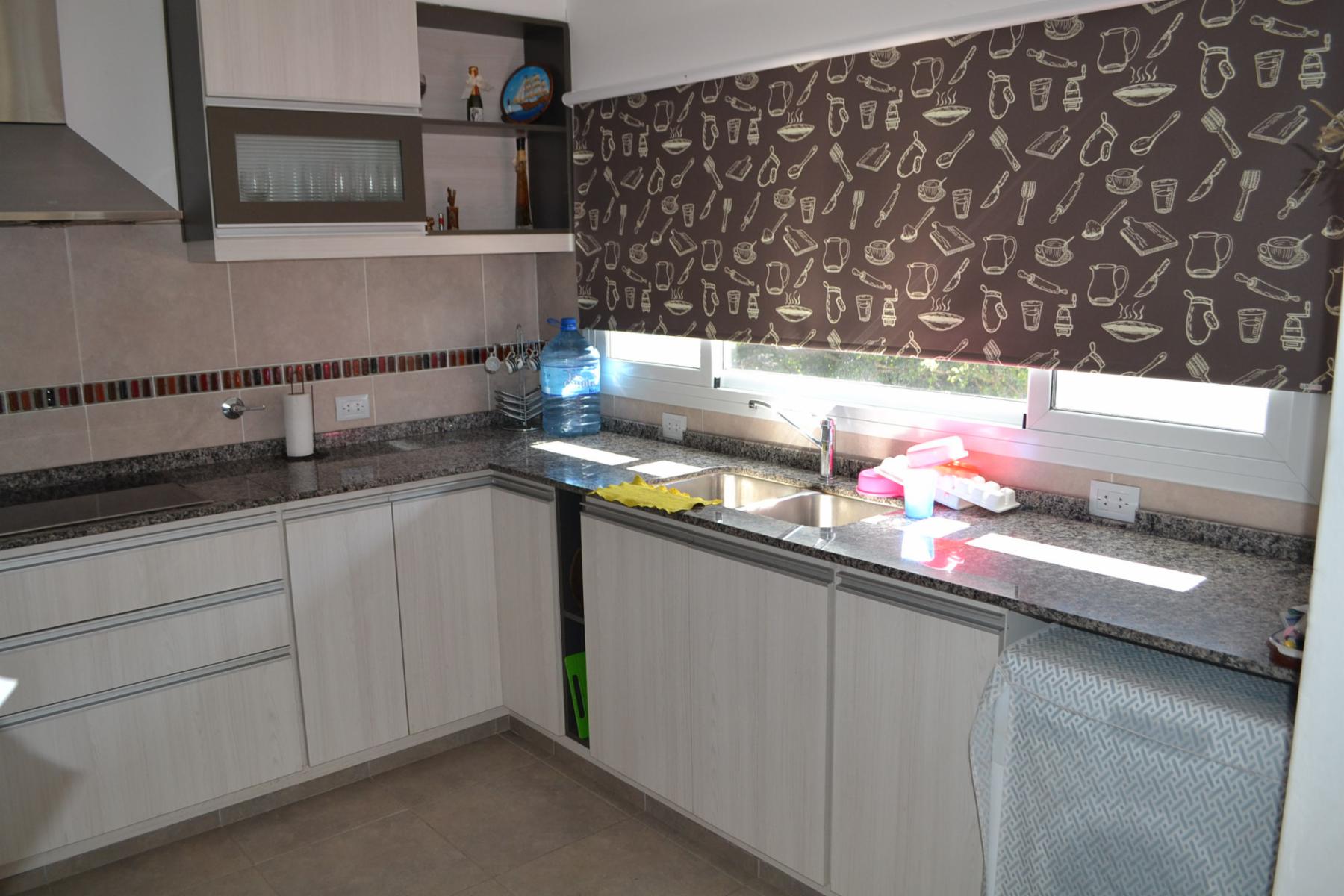 HERMOSA CASA EN TANTI A ESTRENAR Y CON GAS NATURAL — foto 10