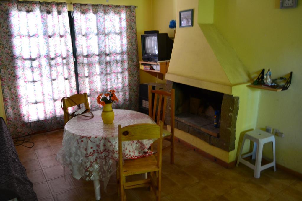 De Blasis Bienes Raices Se Vende linda CASA CÉNTRICA en TANTI — foto 3