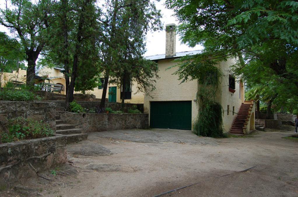 De Blasis Bienes Raices GRAN OPORTUNIDAD EN TANTI Excepcional inmueble en TANTI sobre la costa del Rio , Casco de Estancia — foto 3