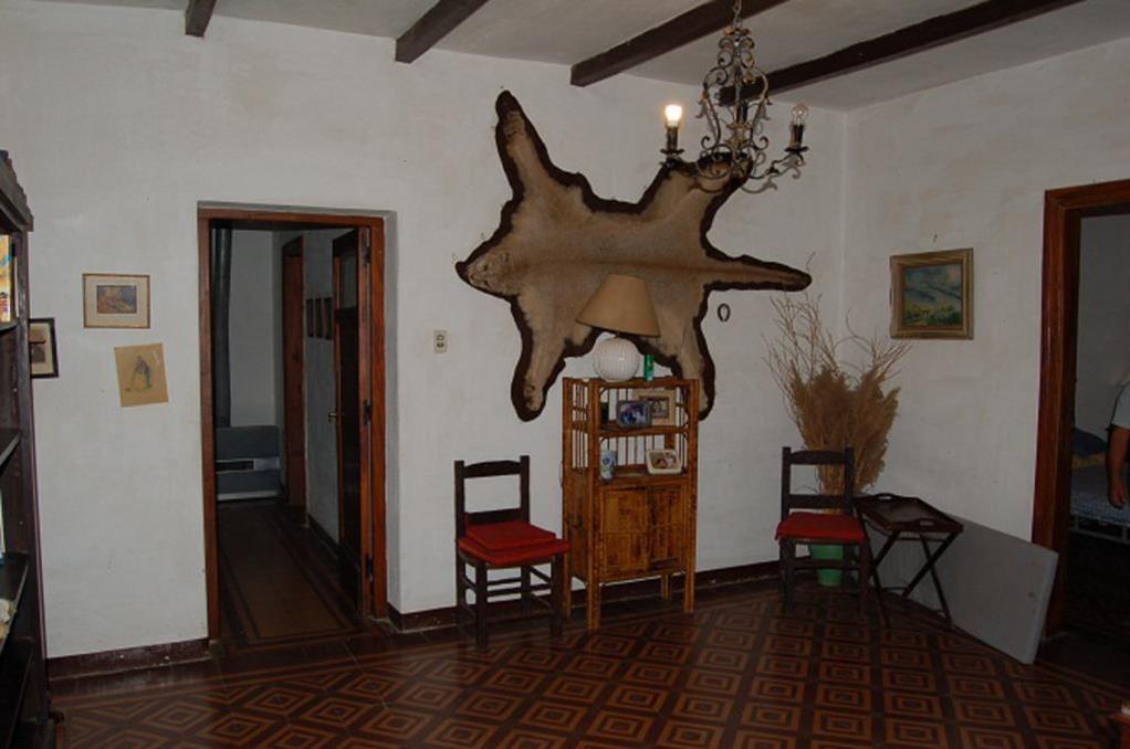 De Blasis Bienes Raices GRAN OPORTUNIDAD EN TANTI Excepcional inmueble en TANTI sobre la costa del Rio , Casco de Estancia — foto 10