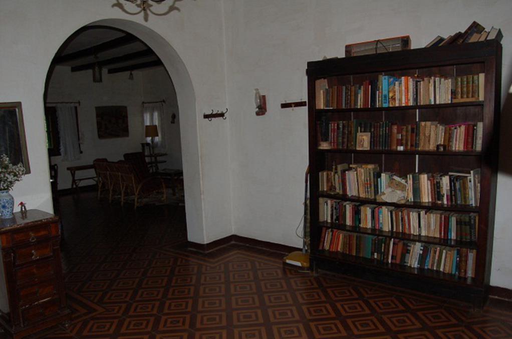 De Blasis Bienes Raices GRAN OPORTUNIDAD EN TANTI Excepcional inmueble en TANTI sobre la costa del Rio , Casco de Estancia — foto 12